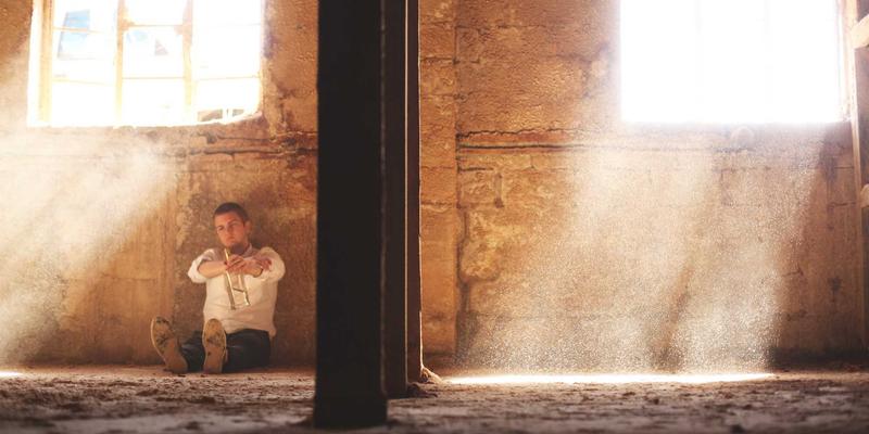 皮革材料全解析：从传统真皮到现代PU皮革，探索皮革嘉泰的创新之路